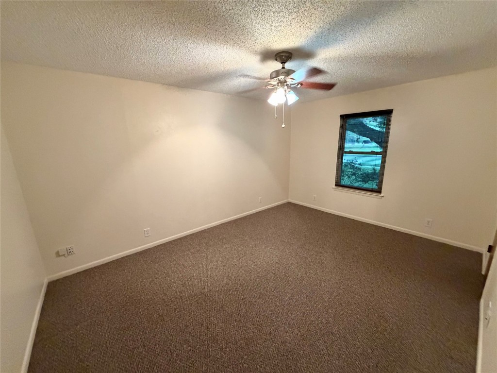 913 Cannan Drive Angleton, TX 77515 - Photo 18 of 39