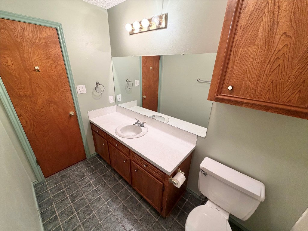 913 Cannan Drive Angleton, TX 77515 - Photo 21 of 39