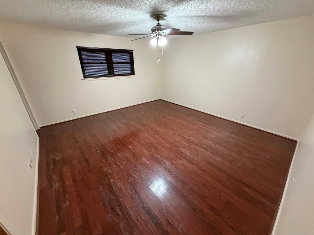 913 Cannan Drive Angleton, TX 77515 - Photo 22 of 39