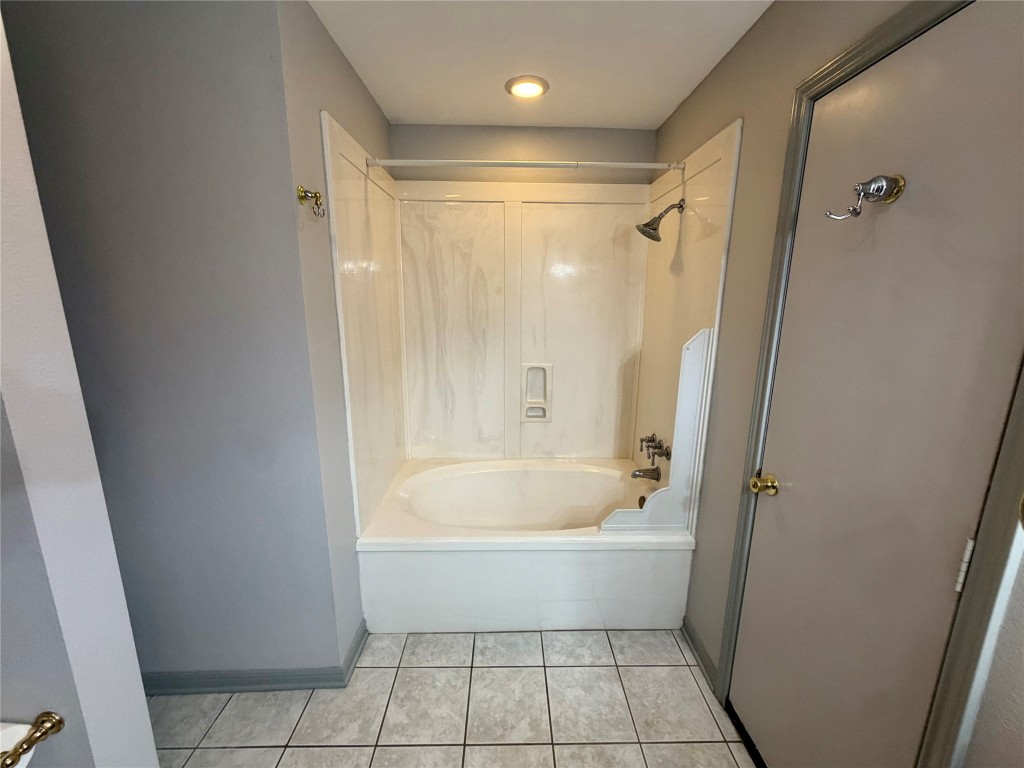 913 Cannan Drive Angleton, TX 77515 - Photo 24 of 39