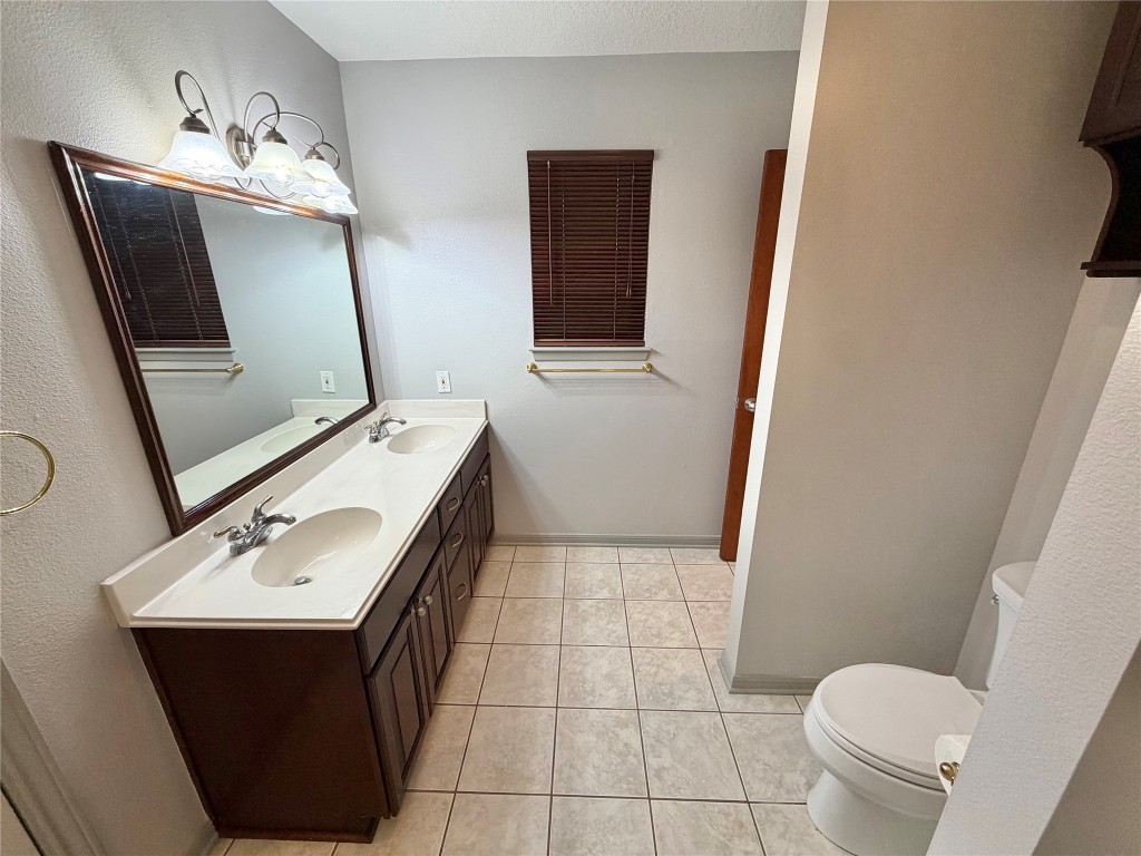 913 Cannan Drive Angleton, TX 77515 - Photo 26 of 39