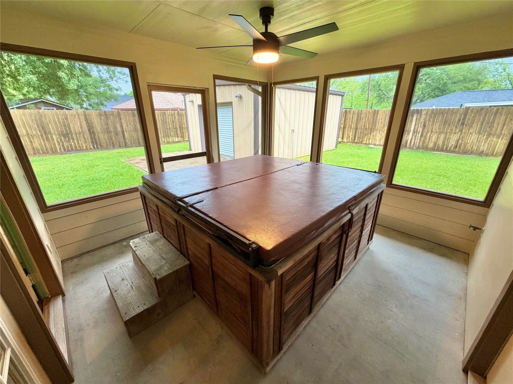 913 Cannan Drive Angleton, TX 77515 - Photo 10 of 39