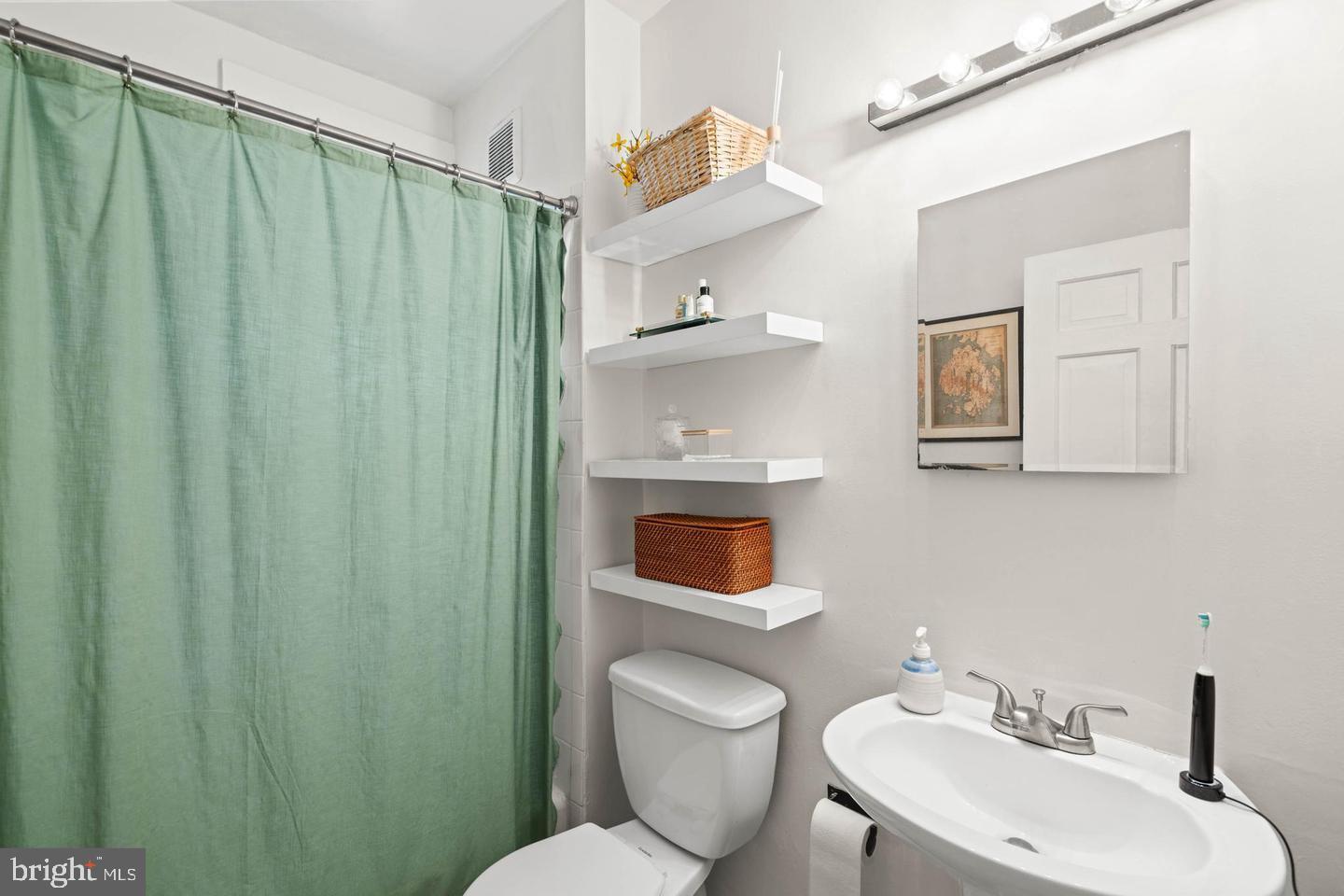 1656 Avon Place Northwest Washington, DC 20007 - Photo 6 of 10