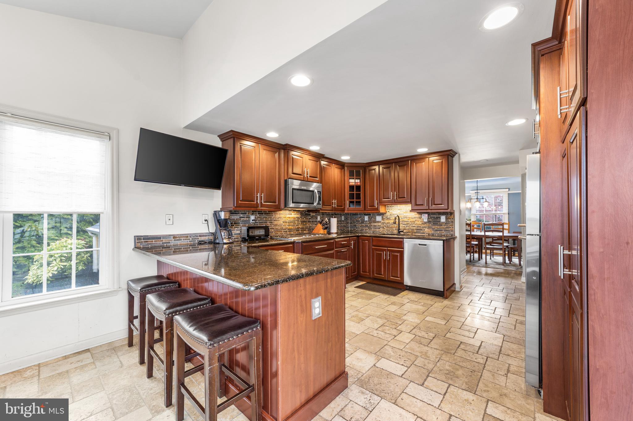 424 Burning Tree Road Cherry Hill, NJ 08034 - Photo 4 of 32