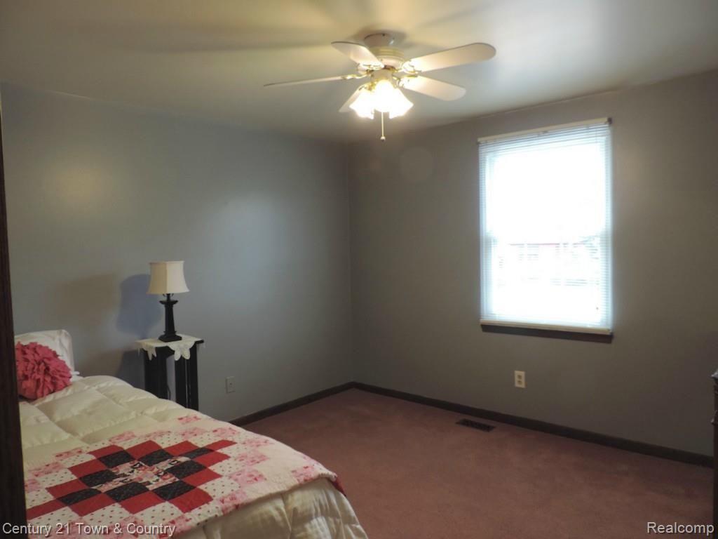 43323 Saal Road Sterling Heights, MI 48313 - Photo 18 of 34 DSCN4587.jpg