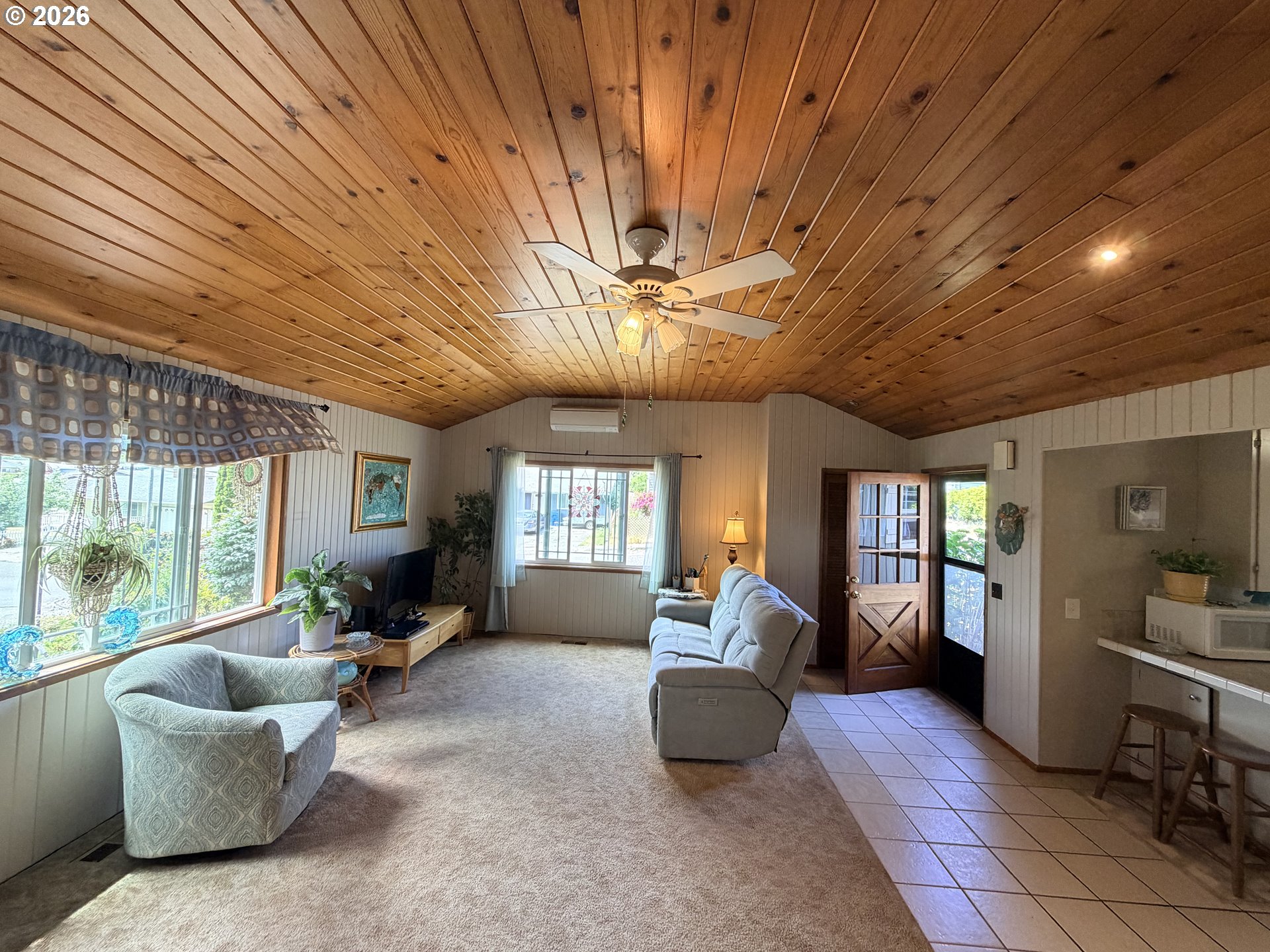 2260 Arthur Drive Reedsport, OR 97467 - Photo 7 of 36 Living Room