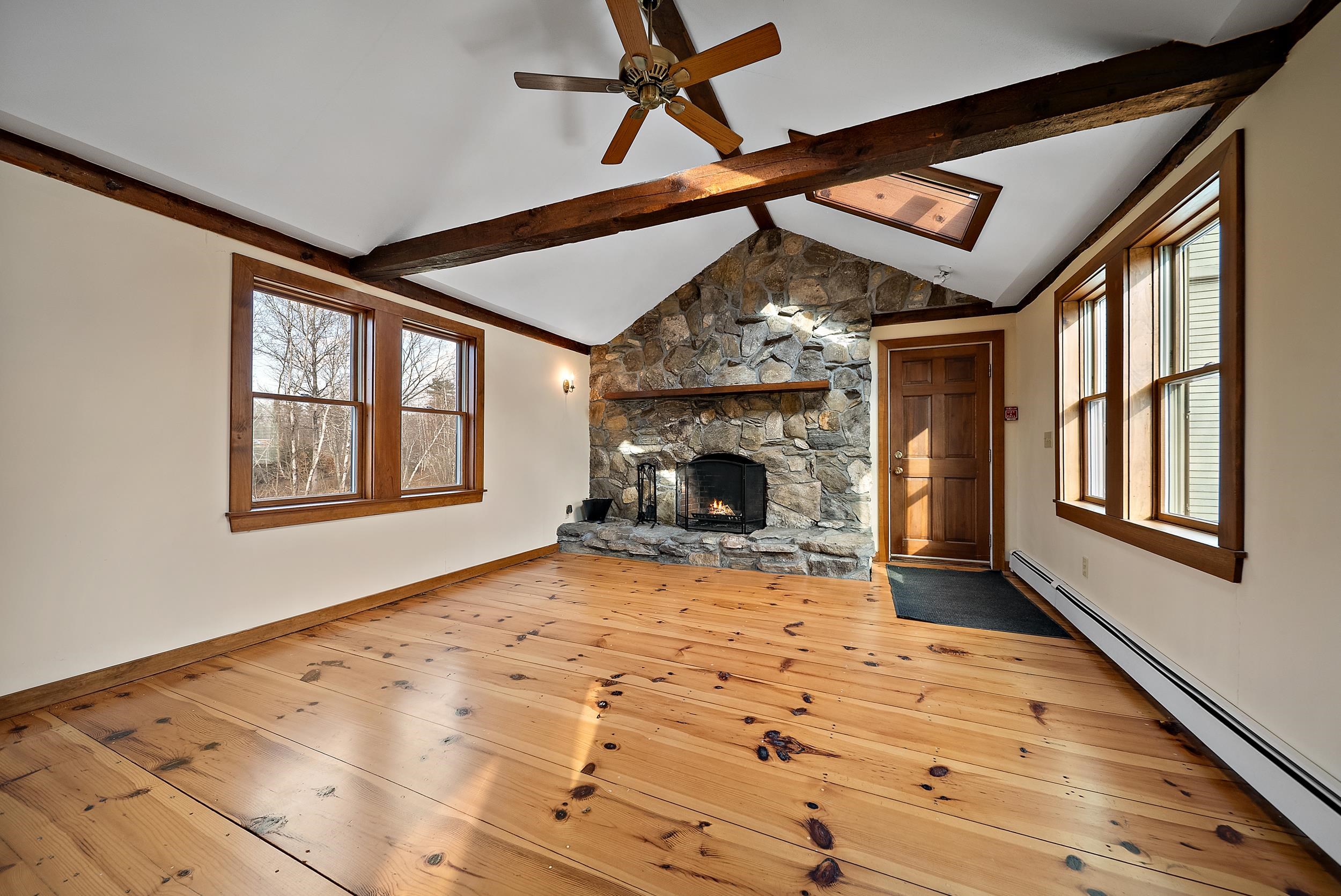 454 Main Street Fremont, NH 03044 - Photo 13 of 58