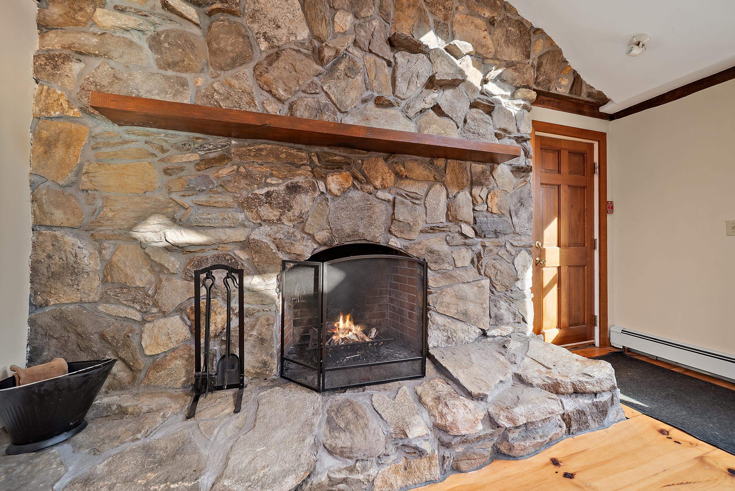 454 Main Street Fremont, NH 03044 - Photo 15 of 58