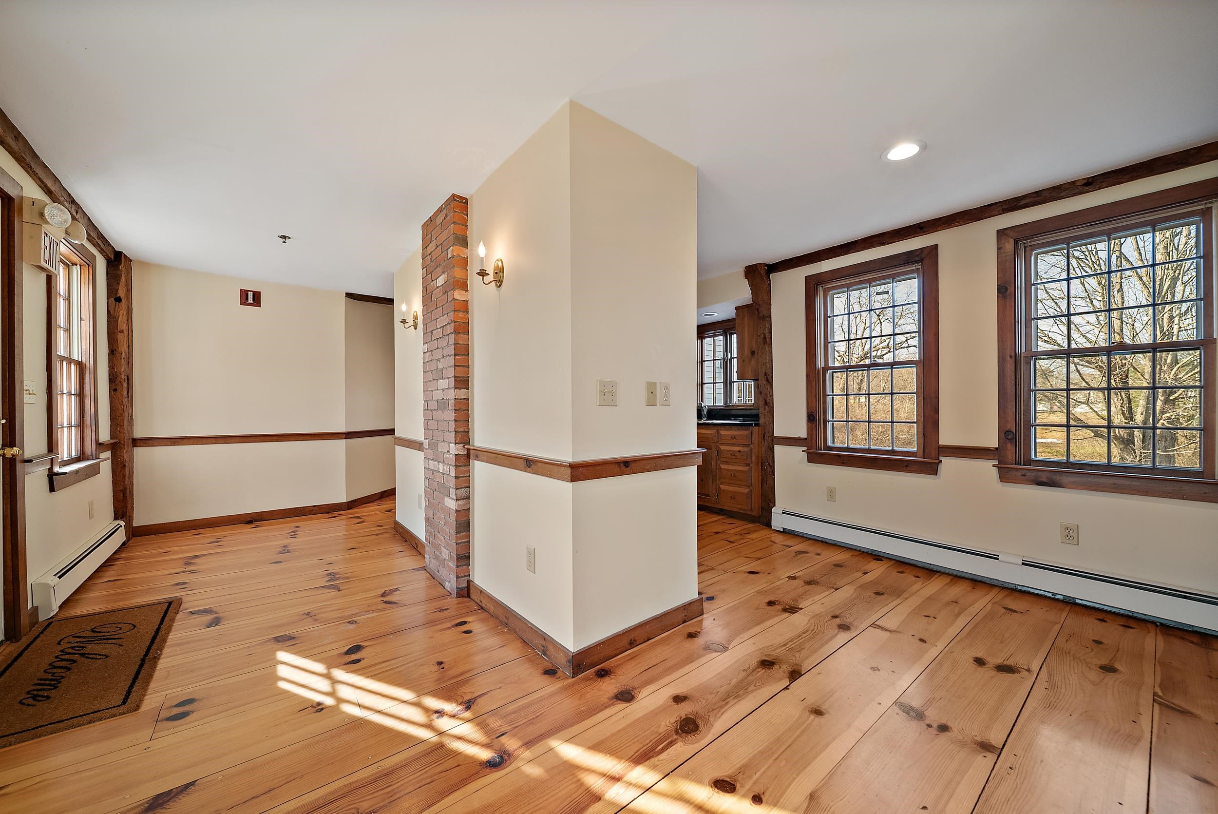 454 Main Street Fremont, NH 03044 - Photo 18 of 58