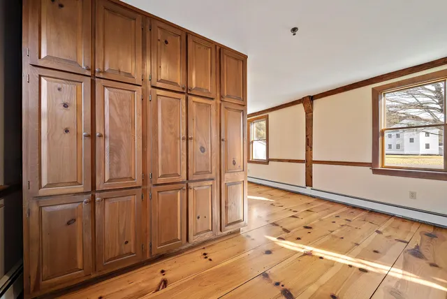 $849,900 | 454 Main Street, Fremont, NH 03044