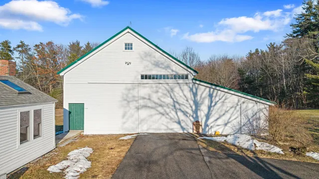 $849,900 | 454 Main Street, Fremont, NH 03044