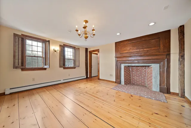 $849,900 | 454 Main Street, Fremont, NH 03044