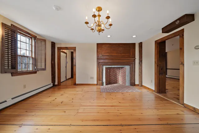 $849,900 | 454 Main Street, Fremont, NH 03044