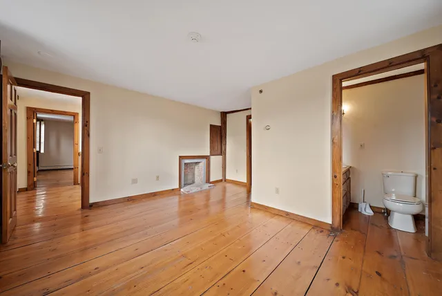 $849,900 | 454 Main Street, Fremont, NH 03044