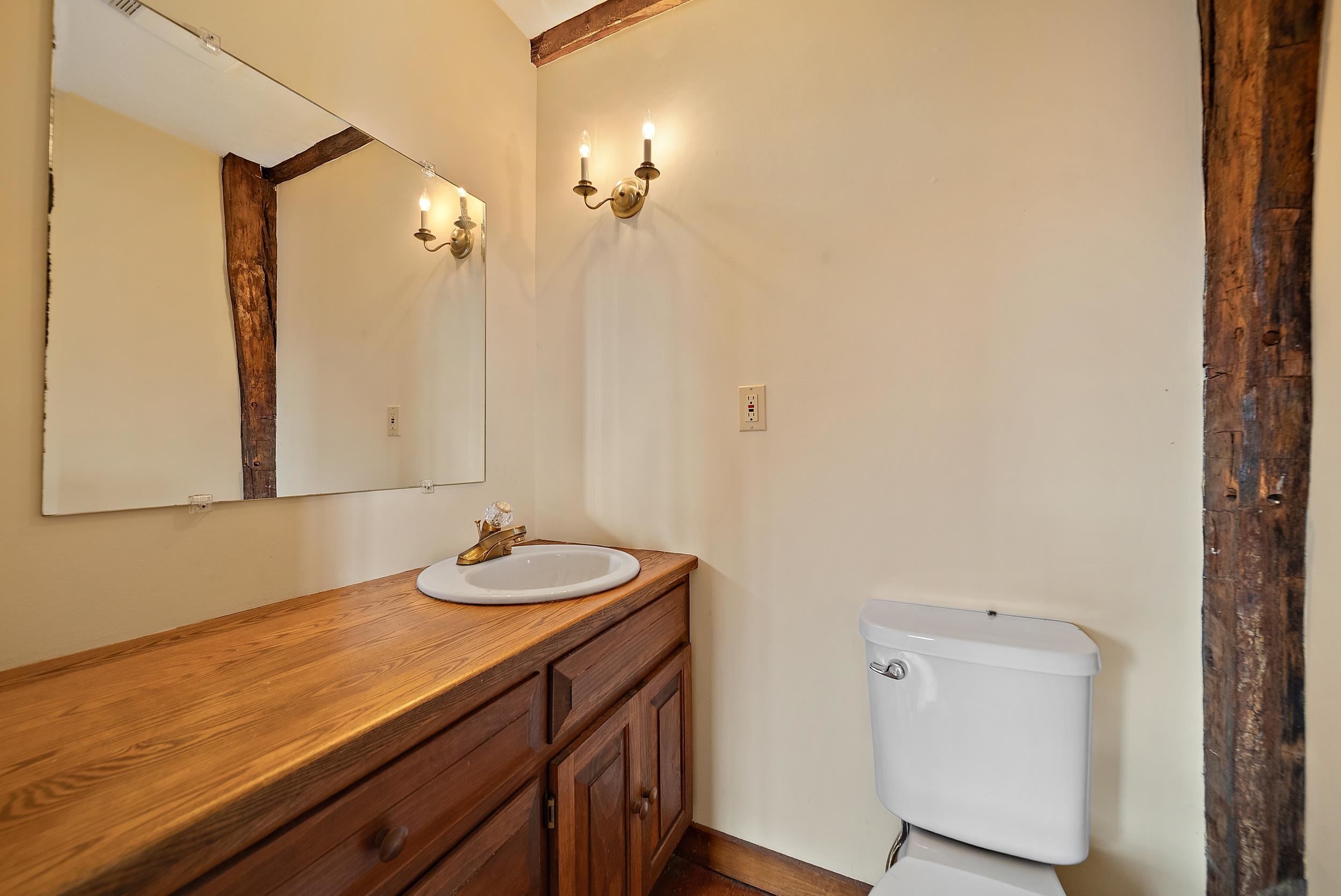 454 Main Street Fremont, NH 03044 - Photo 37 of 58