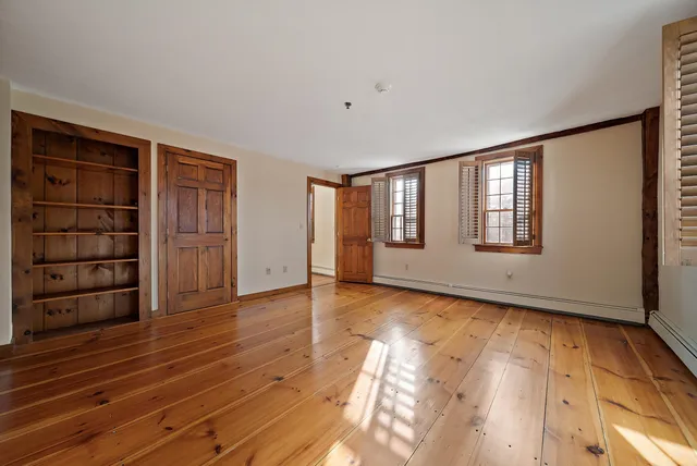 $849,900 | 454 Main Street, Fremont, NH 03044