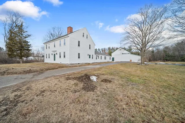 $849,900 | 454 Main Street, Fremont, NH 03044