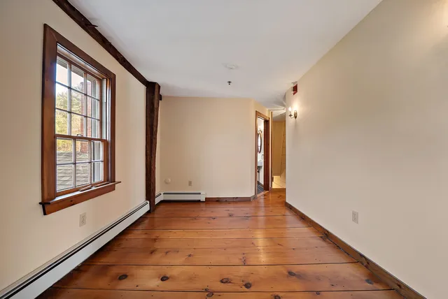 $849,900 | 454 Main Street, Fremont, NH 03044