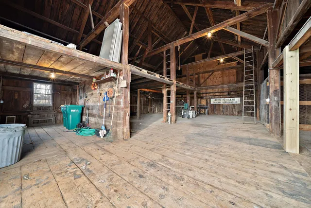 $849,900 | 454 Main Street, Fremont, NH 03044