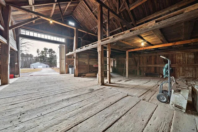 $849,900 | 454 Main Street, Fremont, NH 03044