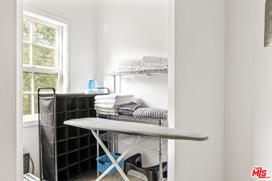 12109 Maxwellton Road Studio City, CA 91604 - Photo 25 of 75