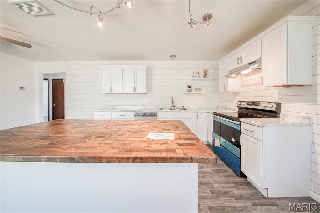 1301 Whitney Lane Rolla, MO 65401 - Photo 10 of 40