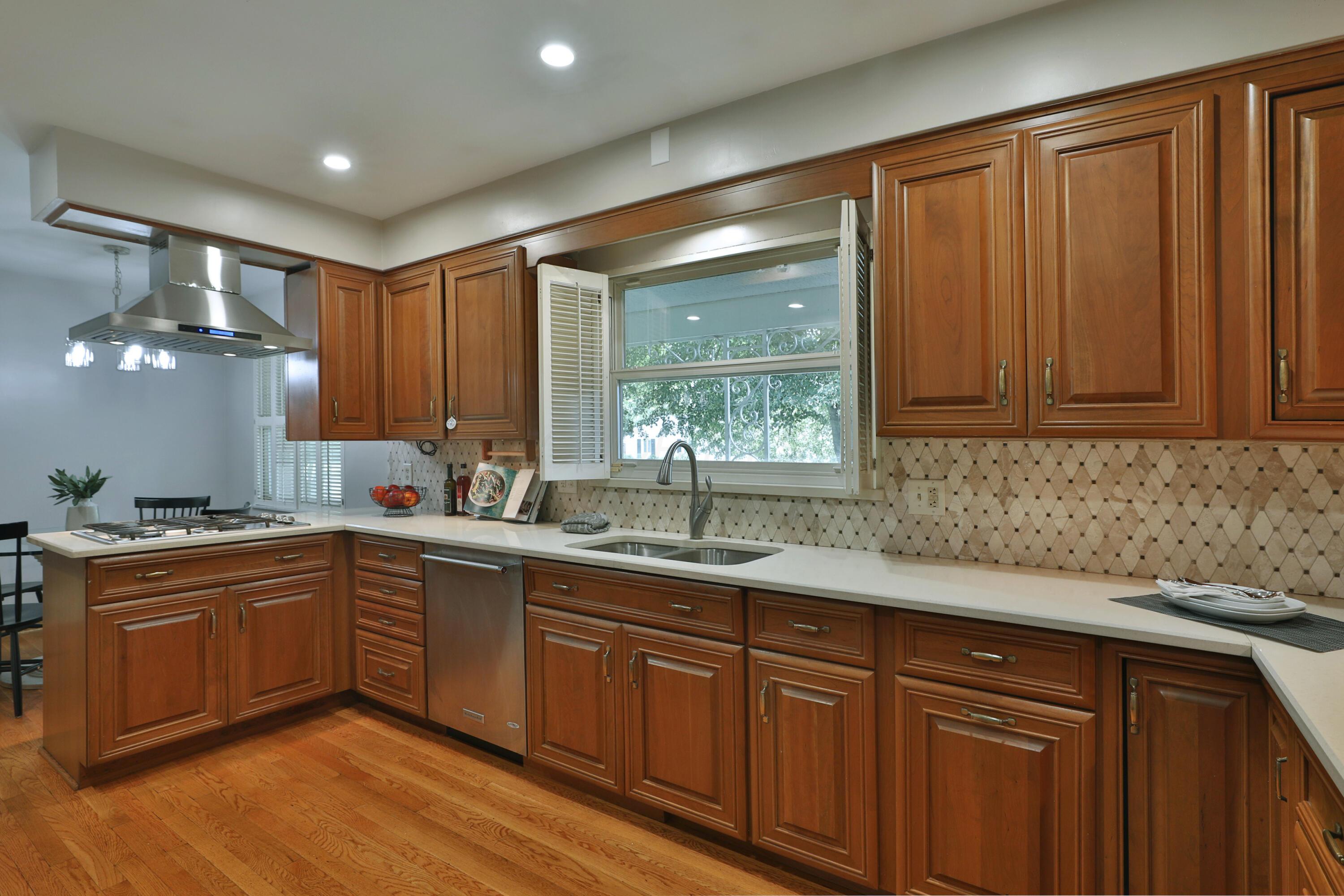 1348 Haddon Road Columbus, OH 43209 - Photo 18 of 71