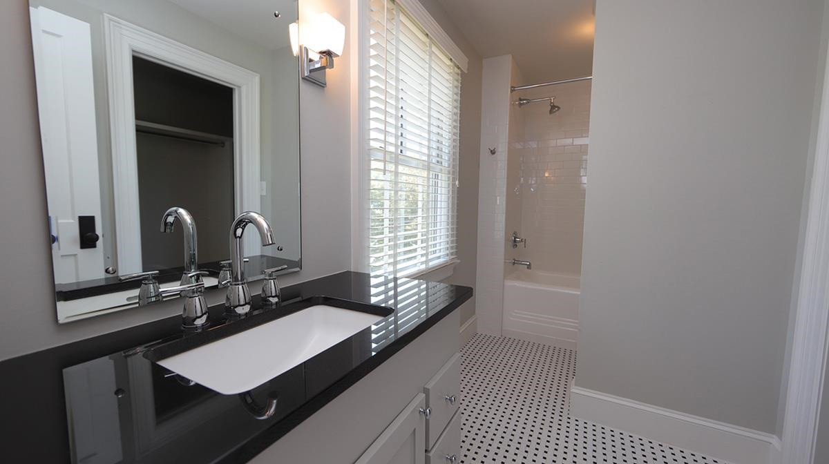 2308 Byrd Street Raleigh, NC 27608 - Photo 21 of 30 Bath