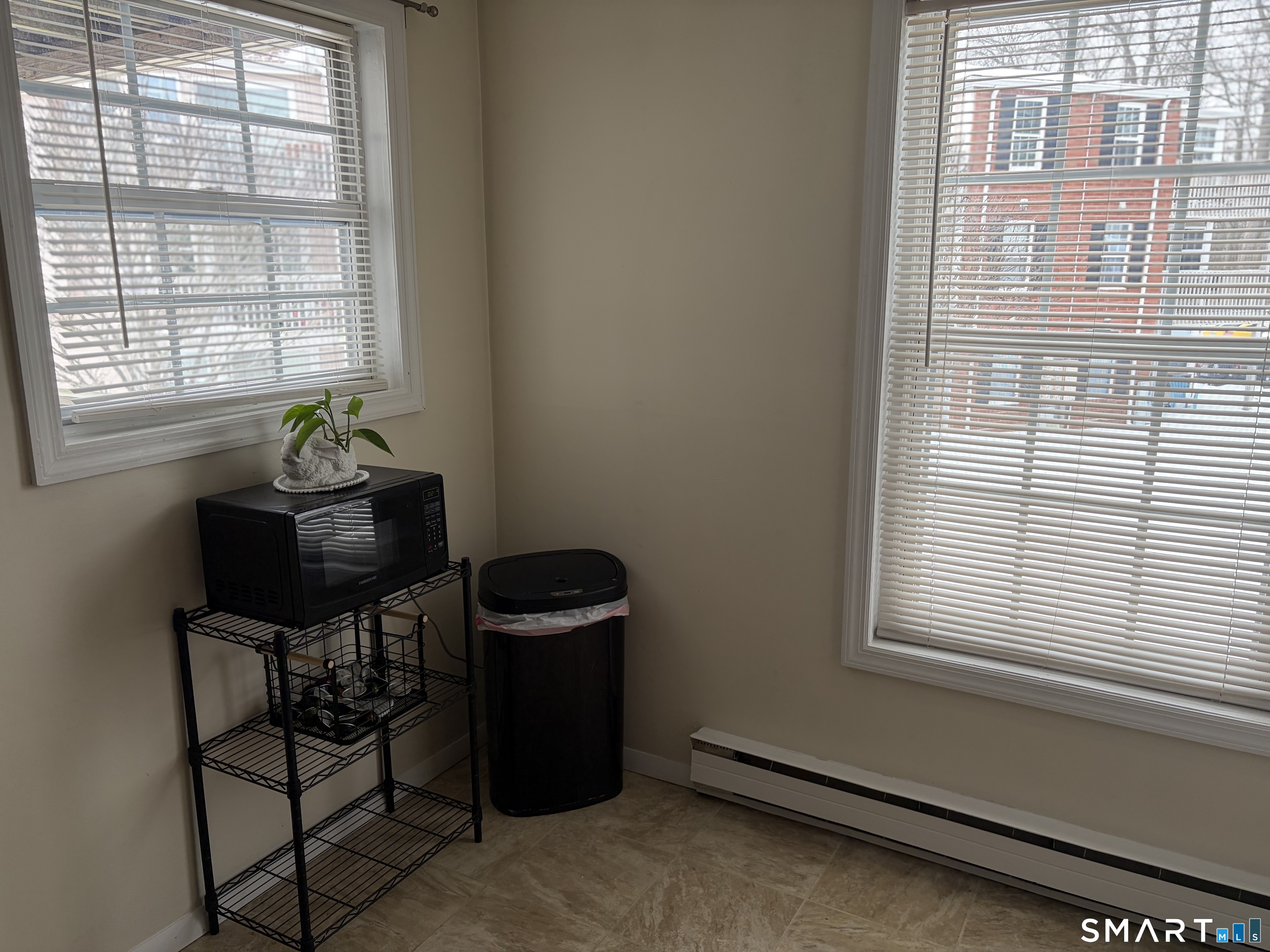 117 Heather Ridge, Unit 117 Shelton, CT 06484 - Photo 9 of 17 Room for small table in kitchen