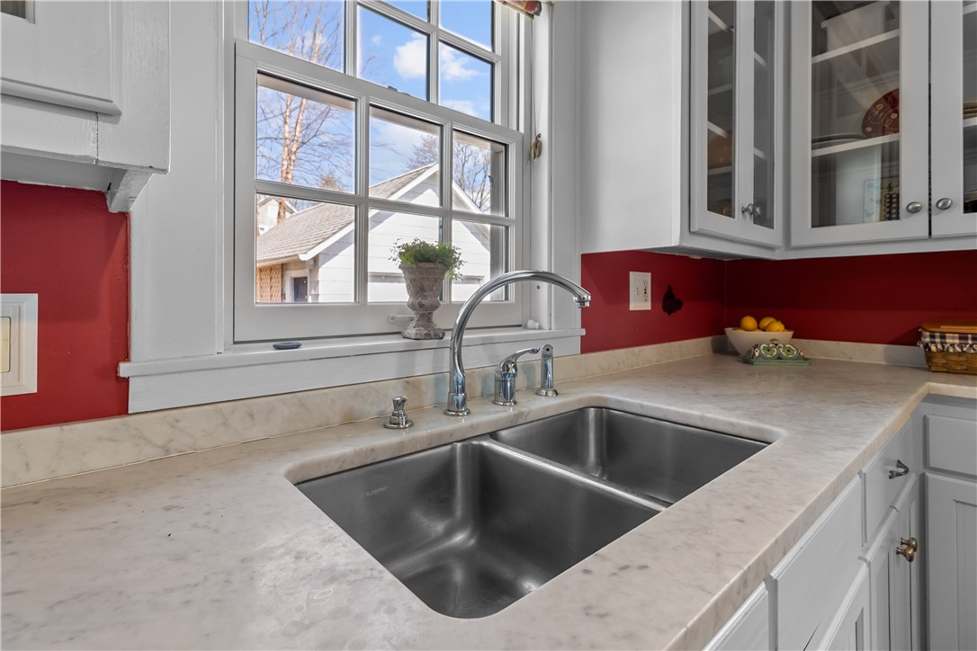 15 Maple Street Warren, RI 02885 - Photo 8 of 48