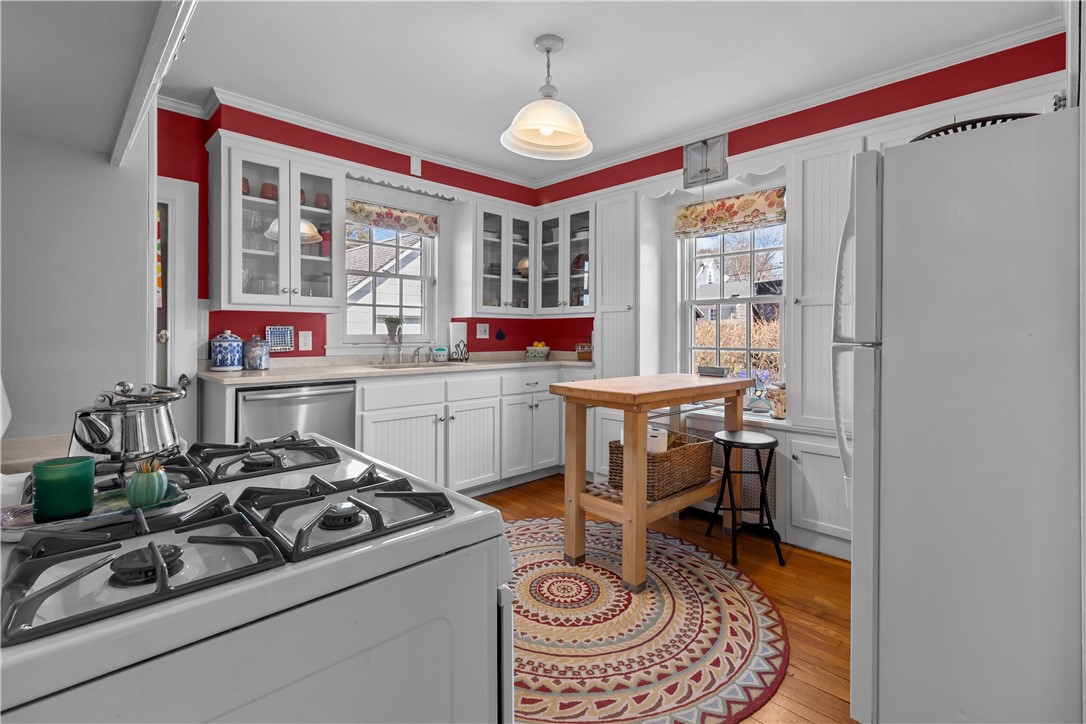 15 Maple Street Warren, RI 02885 - Photo 9 of 48