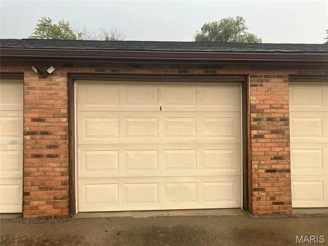 $1,525 | 1009 Belle Valley Drive, Unit 8, Belleville, IL 62220