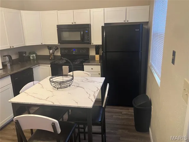 $1,525 | 1009 Belle Valley Drive, Unit 8, Belleville, IL 62220