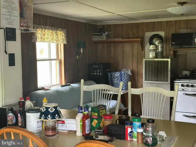 a view of utility room