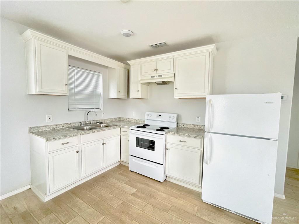 220 5th Street Weslaco, TX 78596 - Photo 7 of 25