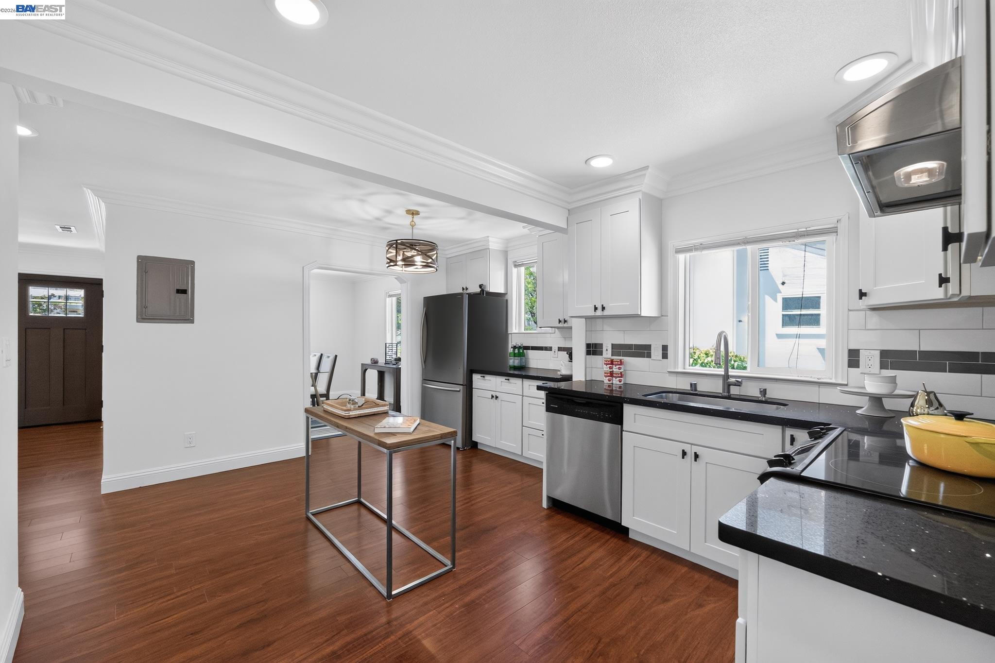 20556 Forest Avenue Castro Valley, CA 94546 - Photo 13 of 28