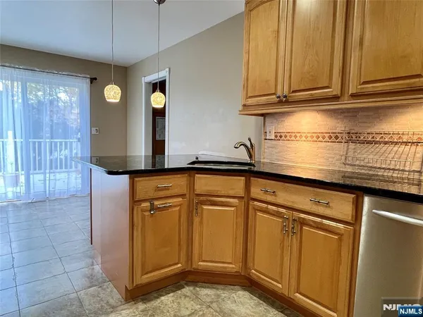 $3,950 | 6 White Beeches Drive, Dumont, NJ 07628
