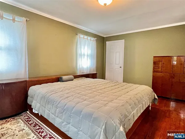 $3,950 | 6 White Beeches Drive, Dumont, NJ 07628