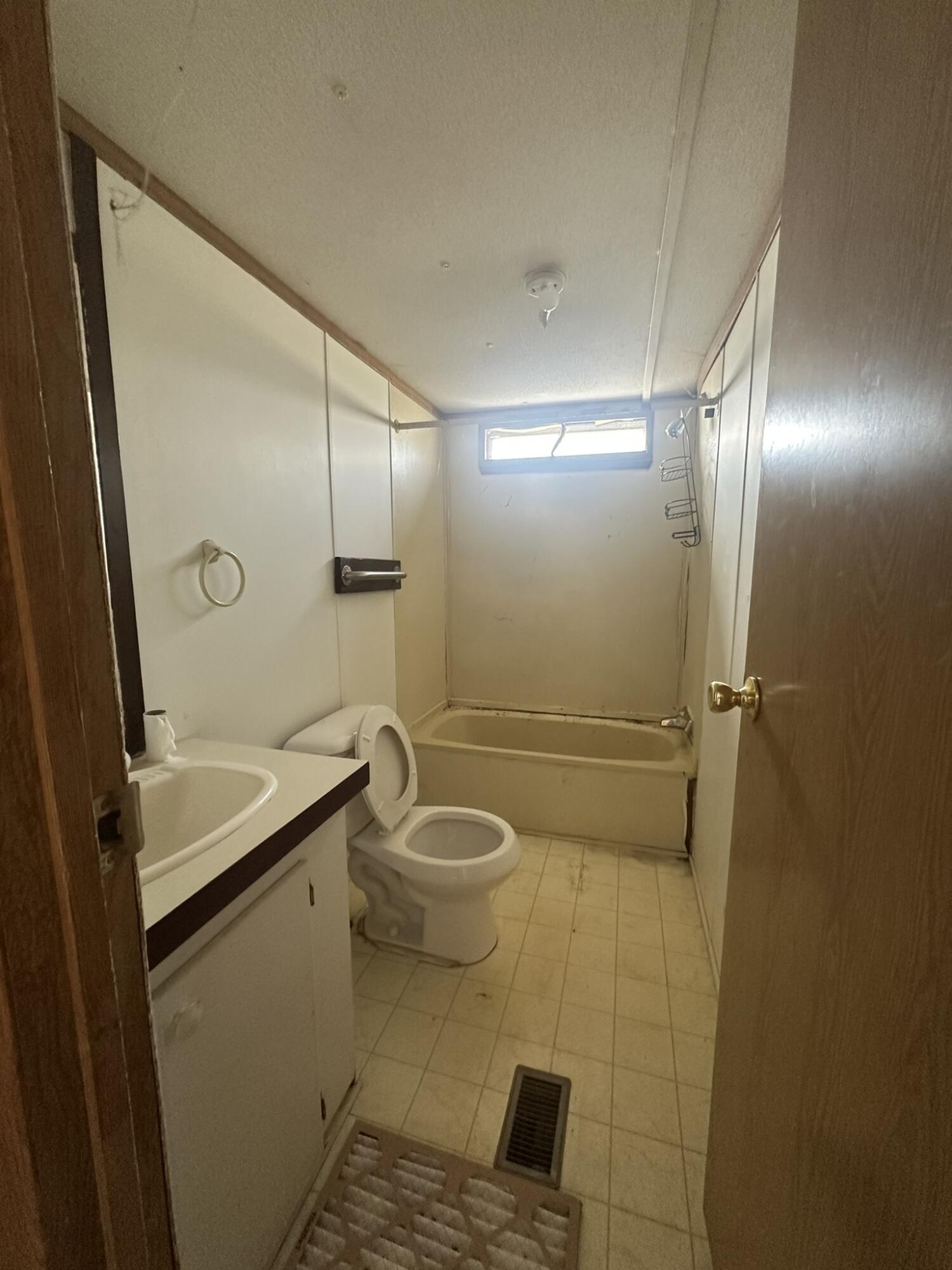 2454 Tobacco Road Hephzibah, GA 30815 - Photo 27 of 28 2nd Bathroom