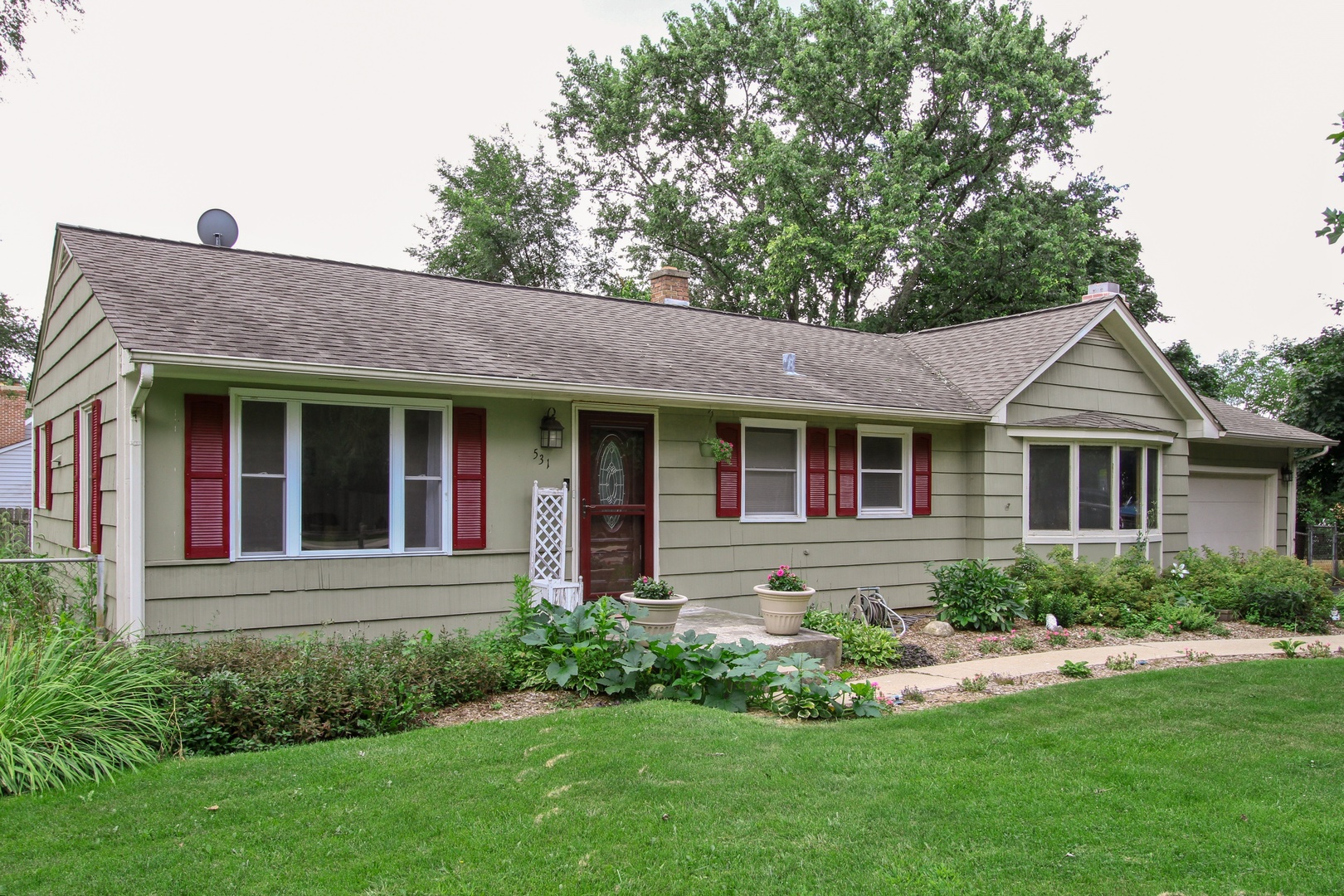 531 Golf Road Crystal Lake, IL 60014 - Photo 1 of 15