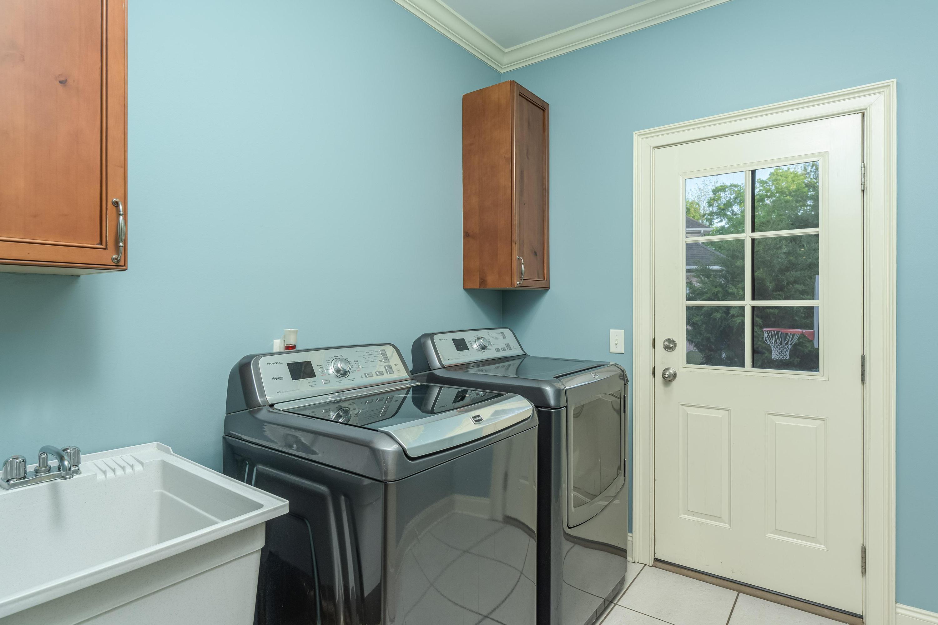 9449 Windrose Circle Ooltewah, TN 37363 - Photo 32 of 62 Living Room