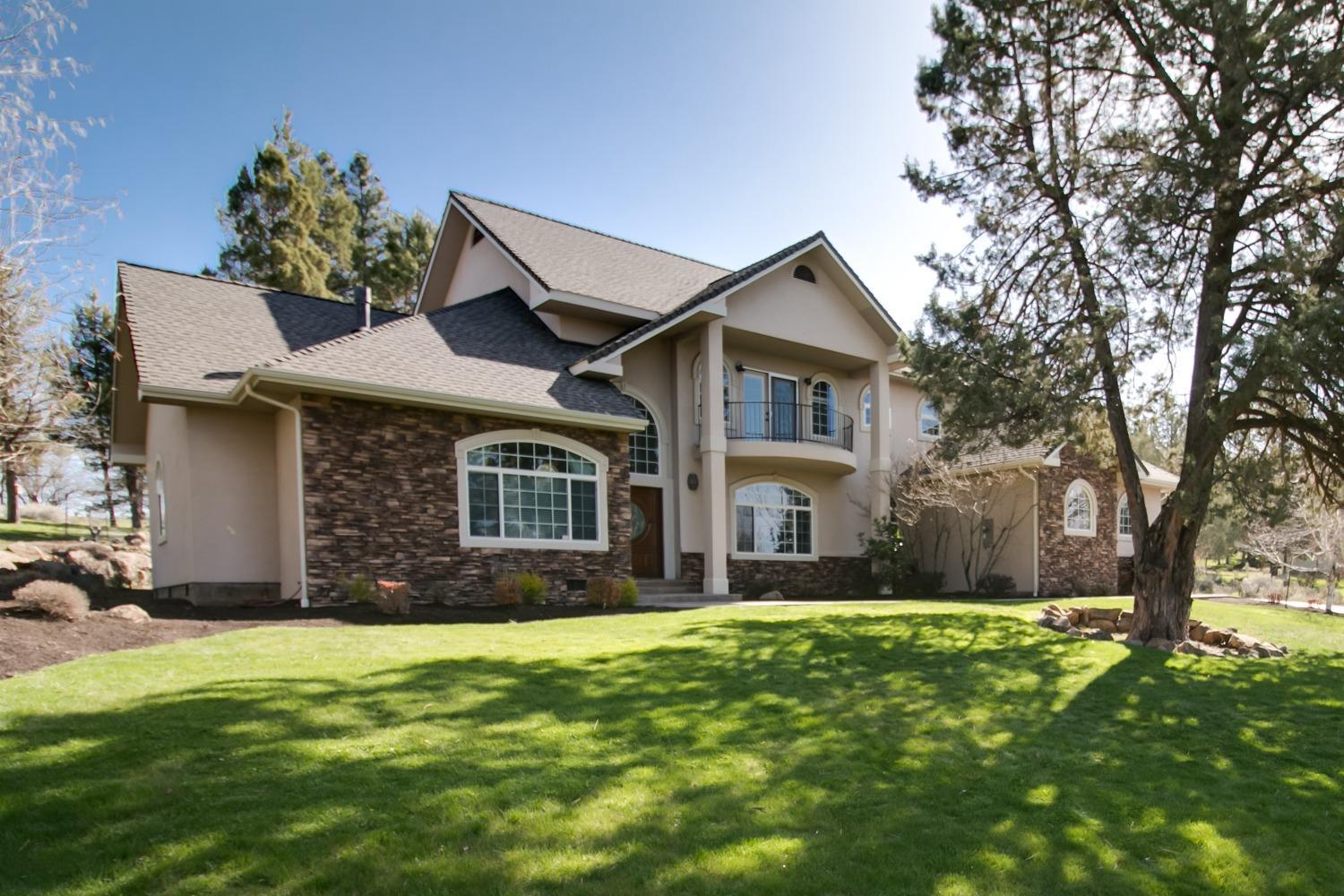 10907 Kestrel Road Klamath Falls, OR 97601 - Photo 1 of 31 Primary Photo