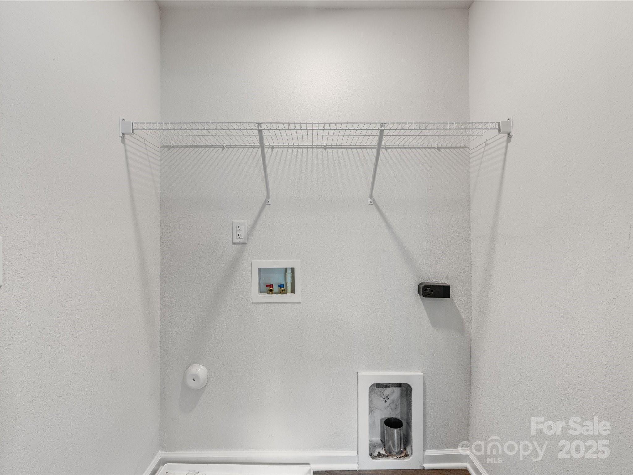 9136 Creedmore Hills Drive Charlotte, NC 28214 - Photo 27 of 48 a view of a small space