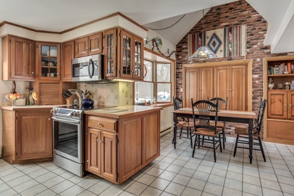 28 Burnham Road Wenham, MA 01984 - Photo 5 of 30 Gallery Image 5