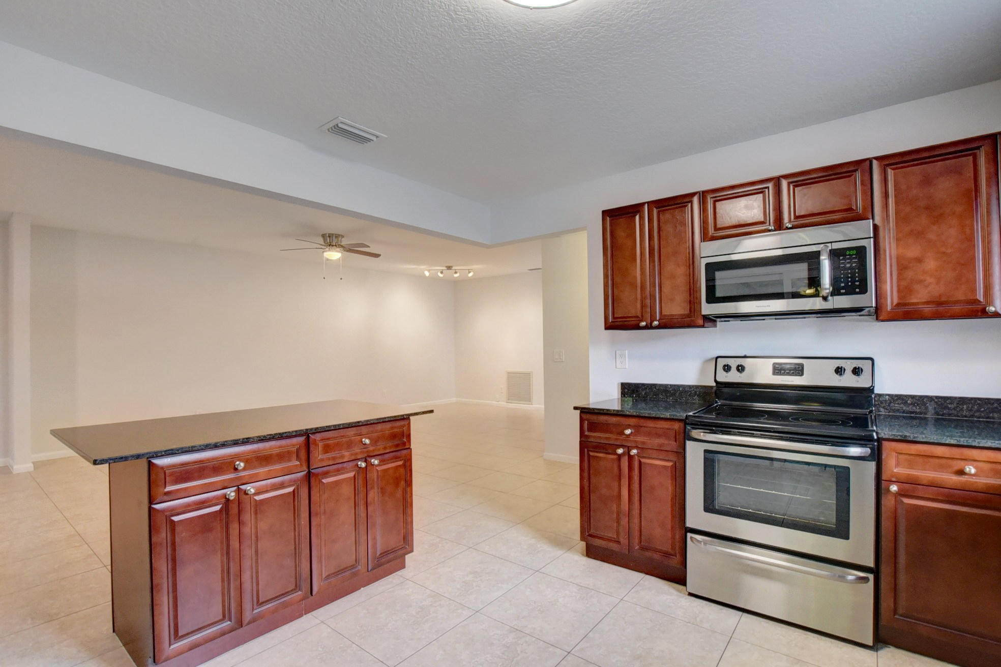 352 Southwest 27th Avenue Delray Beach, FL 33445 - Photo 3 of 41 23_dsc_9713_4_5_6_7