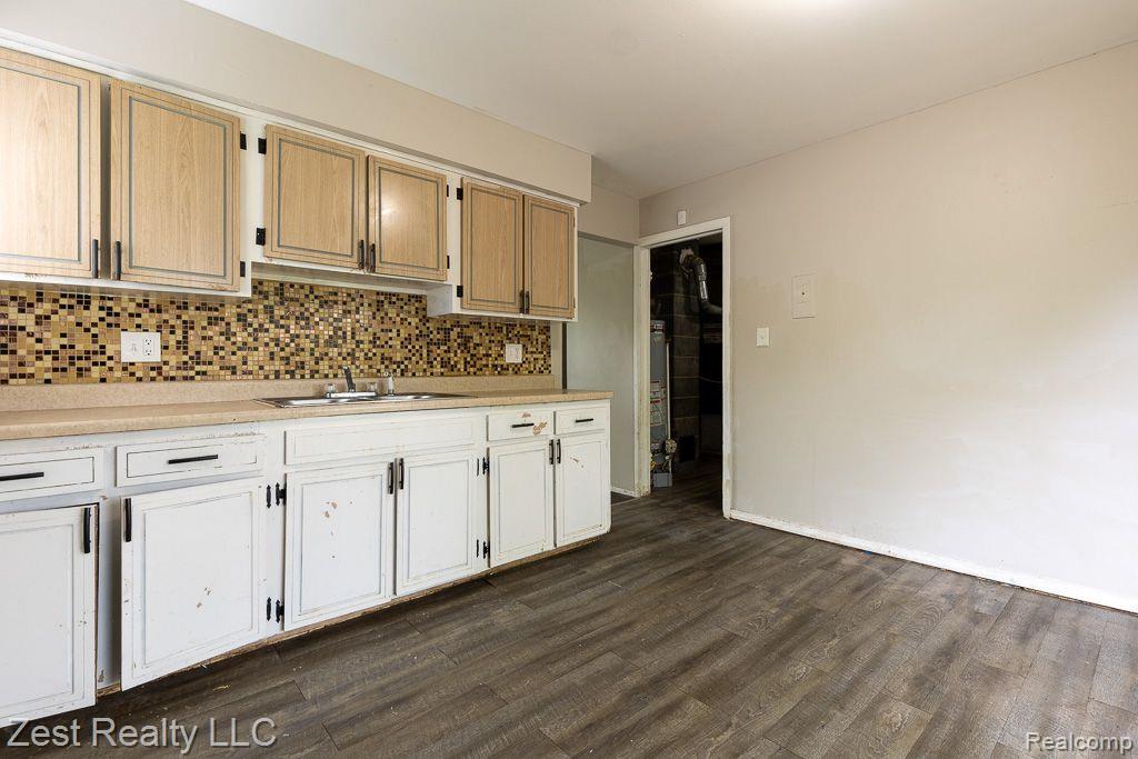 29470 Thomas Court Inkster, MI 48141 - Photo 5 of 20