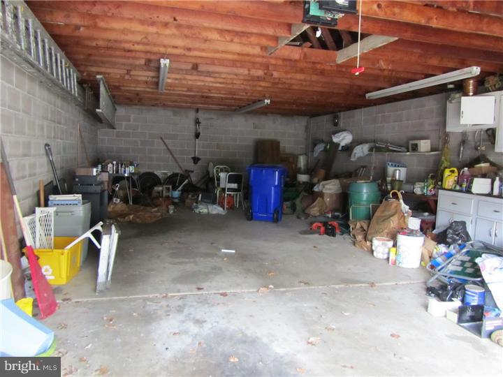 8014 Hammond Road Cheltenham, PA 19012 - Photo 12 of 25 Garage
