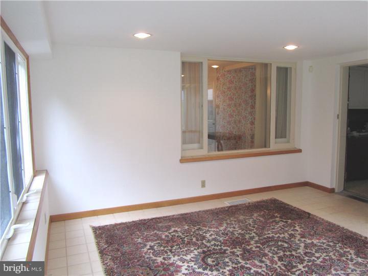 8014 Hammond Road Cheltenham, PA 19012 - Photo 20 of 25 Family Room