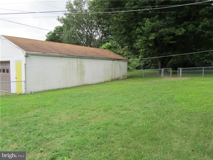 8014 Hammond Road Cheltenham, PA 19012 - Photo 22 of 25 Garage