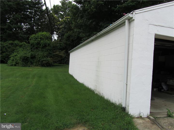 8014 Hammond Road Cheltenham, PA 19012 - Photo 23 of 25 Garage